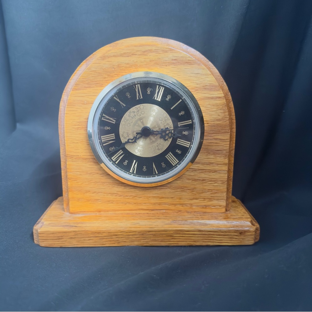 Arched Wood Look Analog Mantel Clock, Roman Numerals Black Face Second Hand